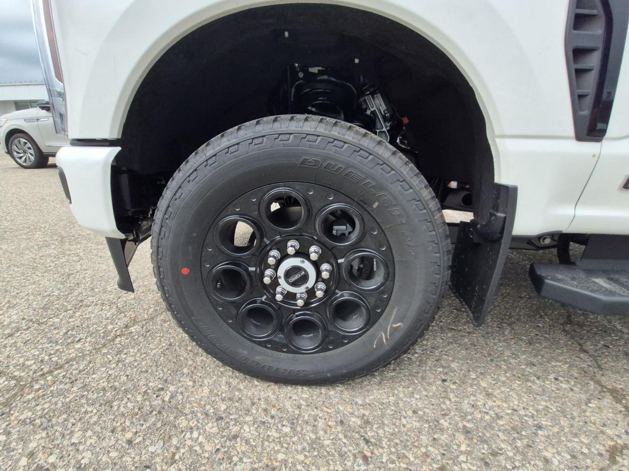 2026 Ford F-350 LARIAT 4WD, LOADED!! PREMIUM PKG, MOONROOF Photo
