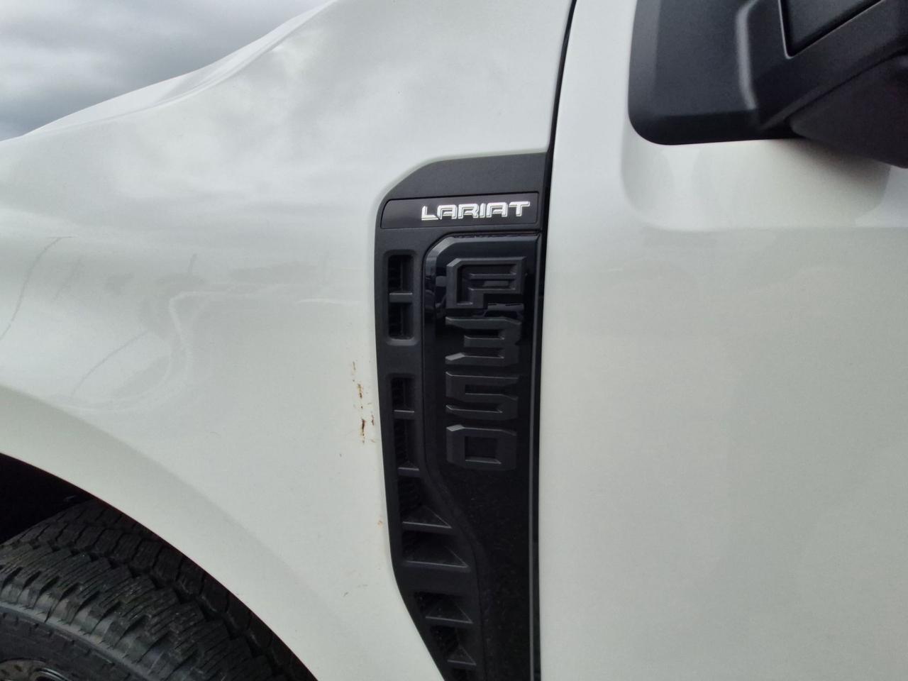 2026 Ford F-350 LARIAT 4WD, LOADED!! PREMIUM PKG, MOONROOF Photo