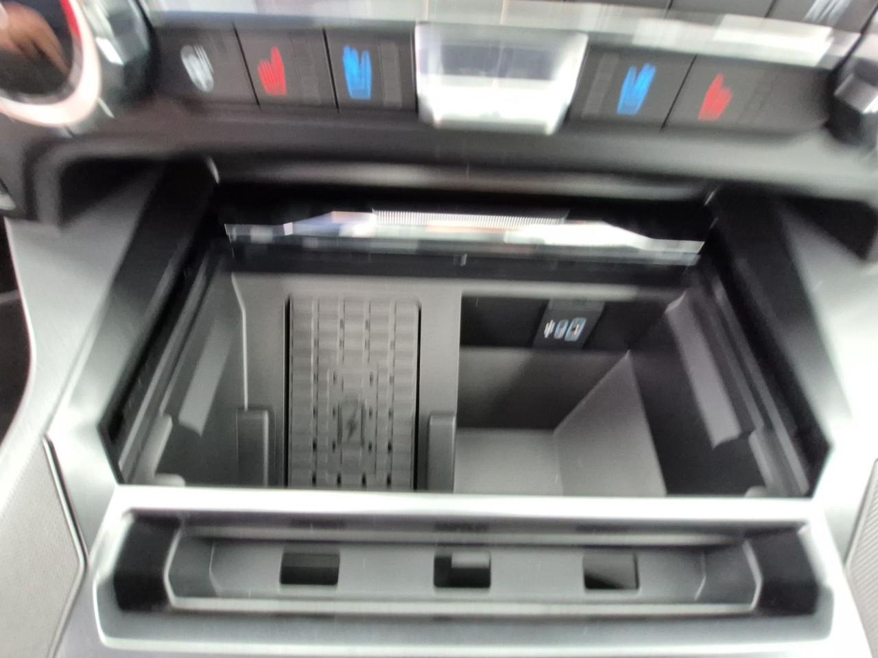 2026 Ford F-350 LARIAT 4WD, LOADED!! PREMIUM PKG, MOONROOF Photo
