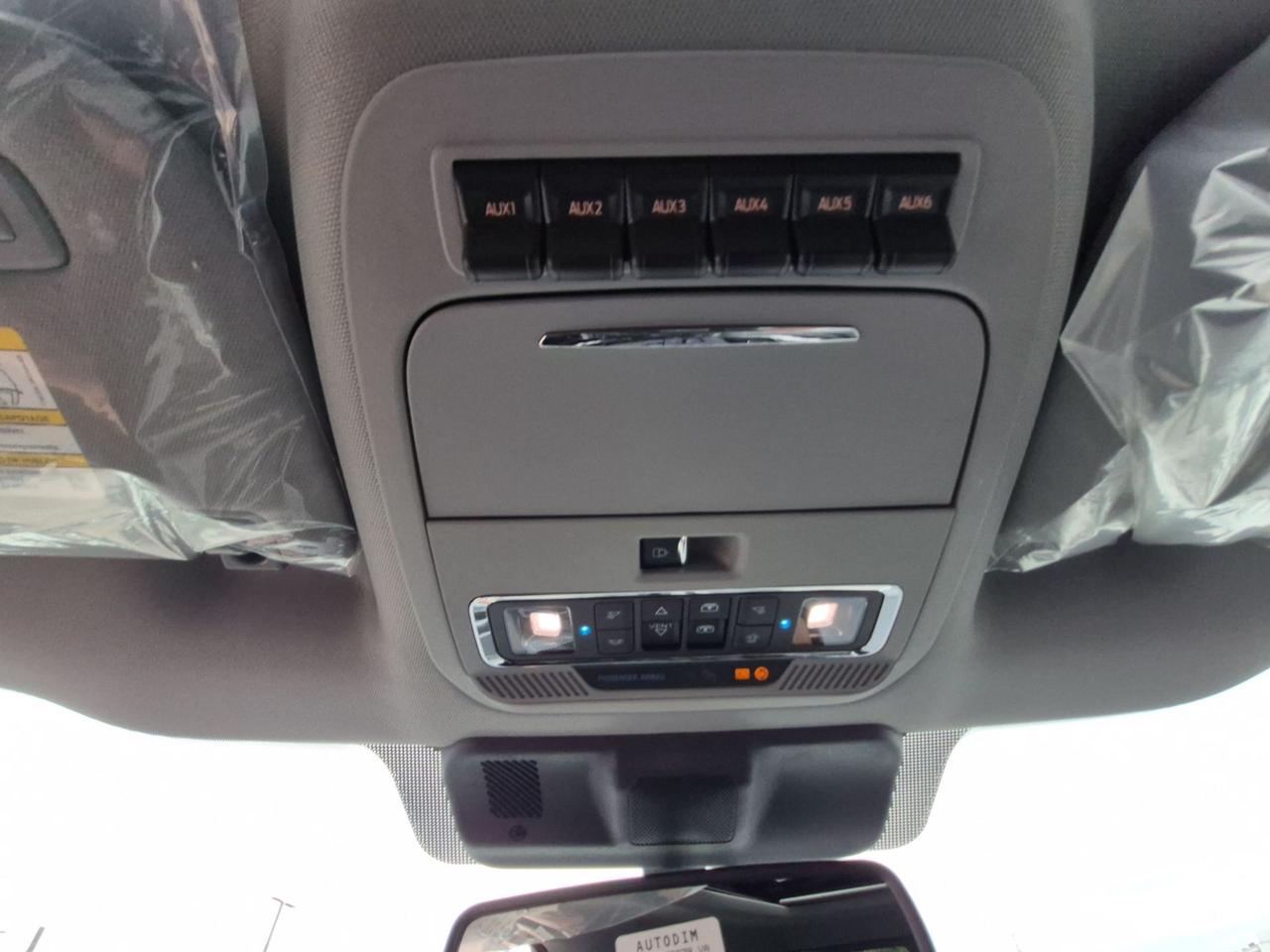 2026 Ford F-350 LARIAT 4WD, LOADED!! PREMIUM PKG, MOONROOF Photo
