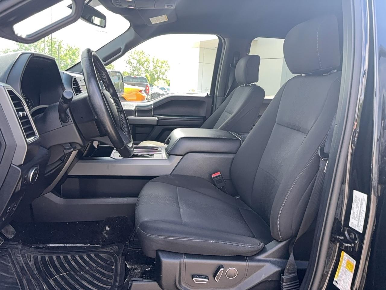 2018 Ford F-150 LOW KM'S, LOCAL TRADE, 302A SPORT! HEATED SEATS! Photo