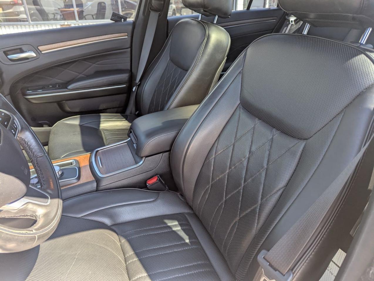2019 Chrysler 300 300C PLATINUM EDITION SUMMER BLOWOUT SALE!! Photo