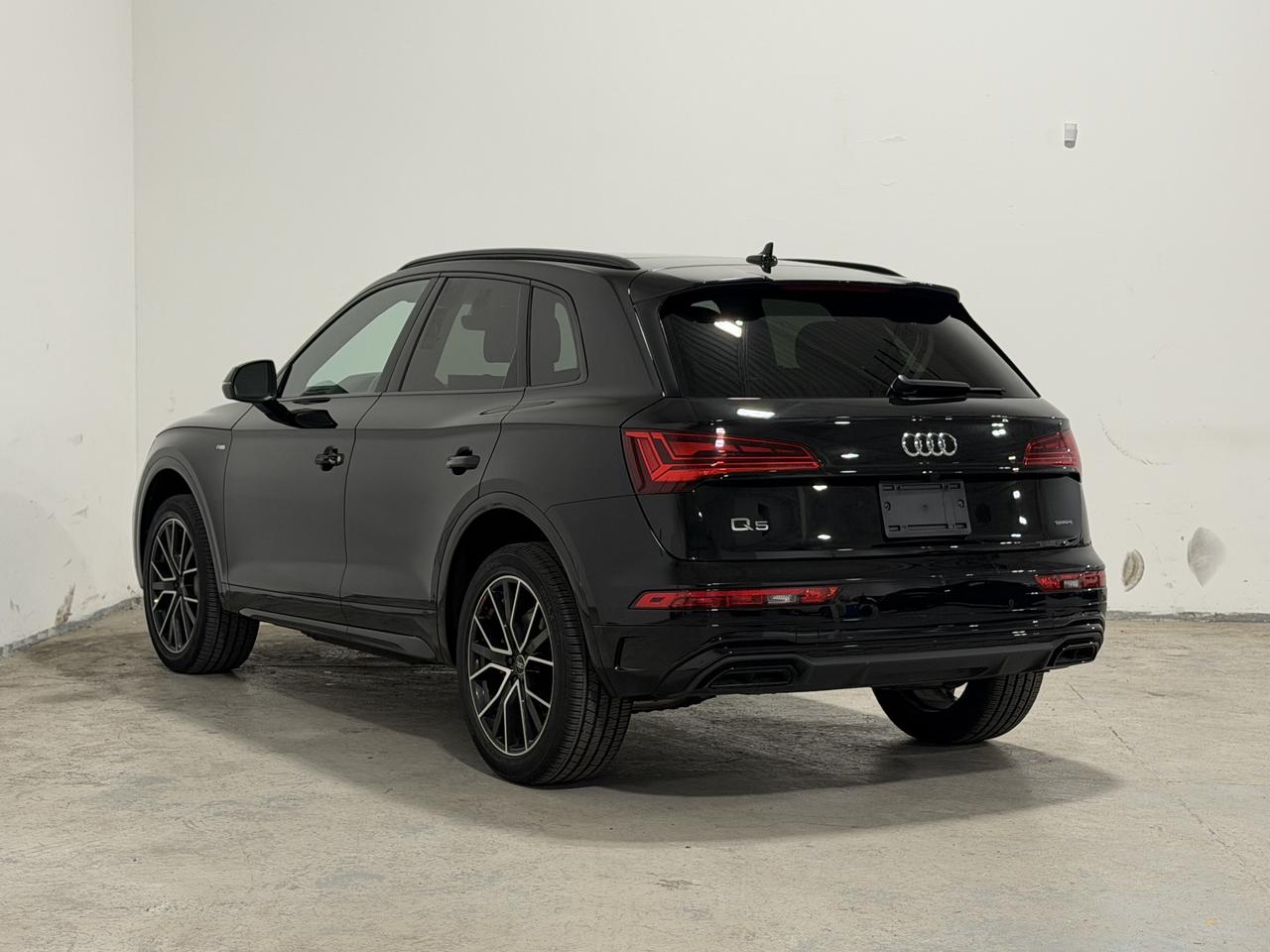2023 Audi Q5 PROGRESSIV | BLACK OPTICS |S-LINE Photo
