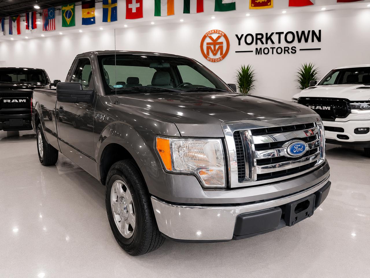 2011 Ford F-150 XLT | 5.0L V8 | 8ft BOX Photo2