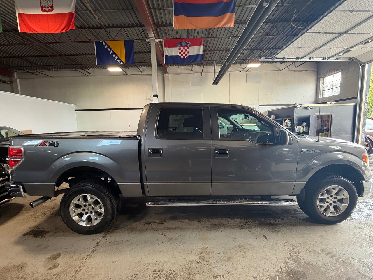 2013 Ford F-150 XLT | 5.0L V8 | 4X4 | SUPER CREWCAB | HEATED SEATS Photo
