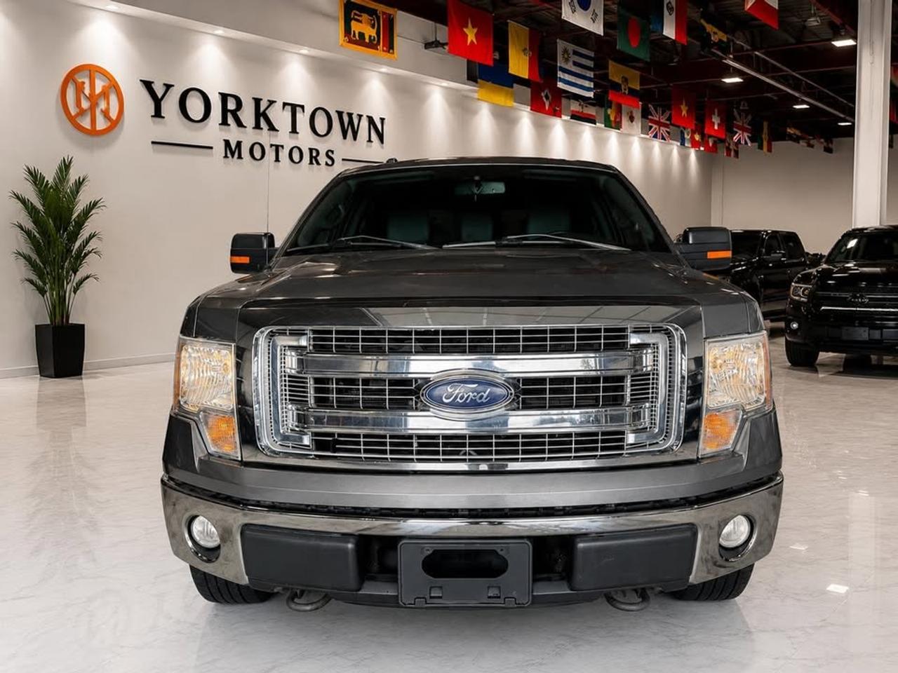 2013 Ford F-150 XLT | 5.0L V8 | 4X4 | SUPER CREWCAB | HEATED SEATS Photo
