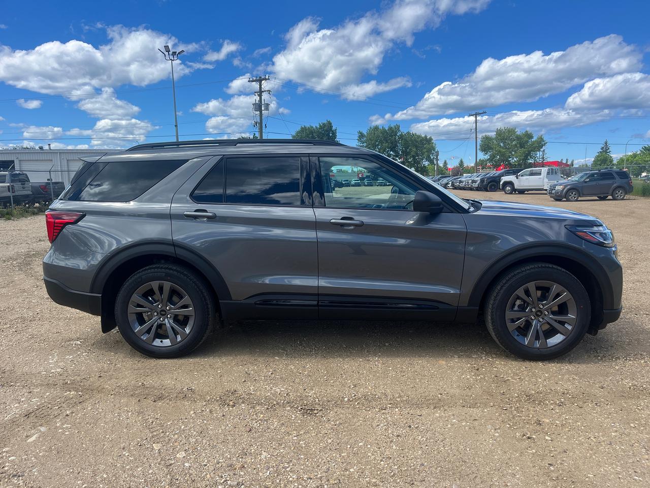 2026 Ford Explorer Active w/200A Pkg Photo2
