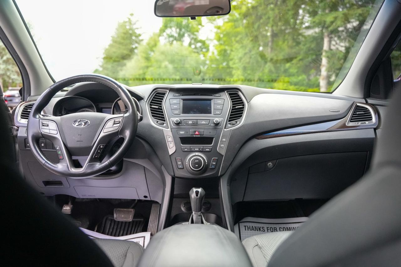 2017 Hyundai Santa Fe Sport 2.4 FWD Photo
