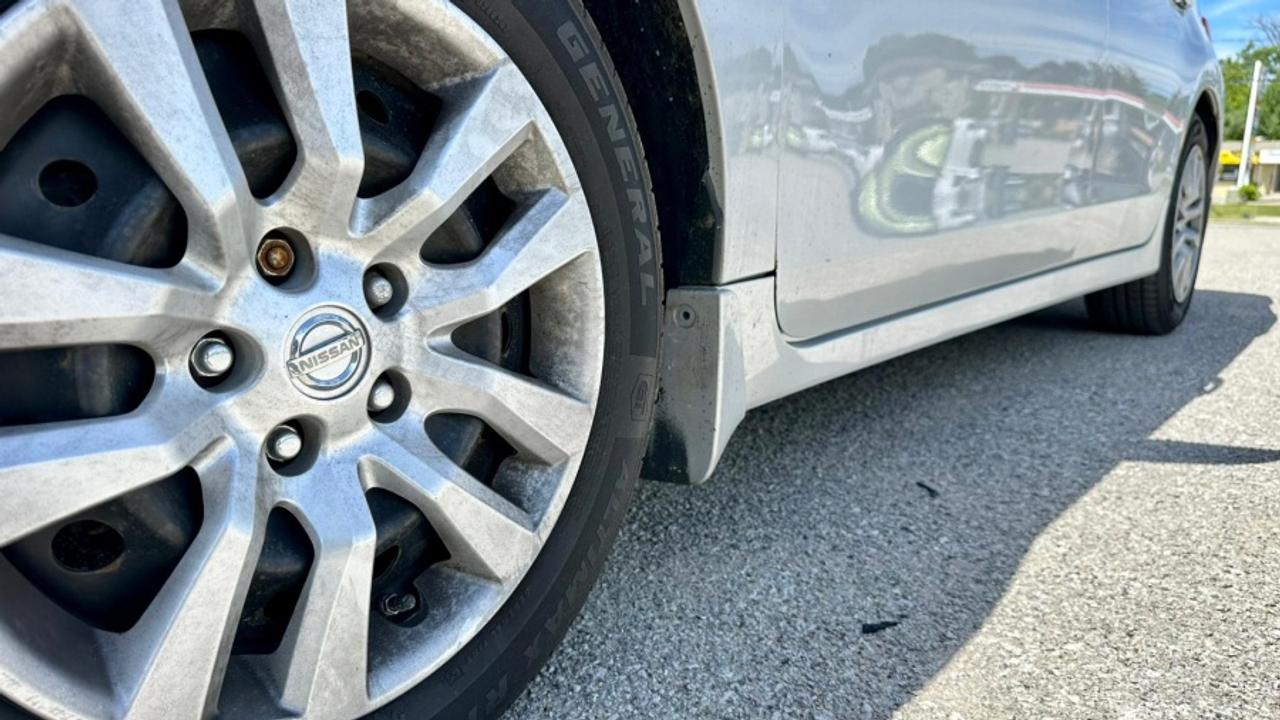 2017 Nissan Altima " Photo2
