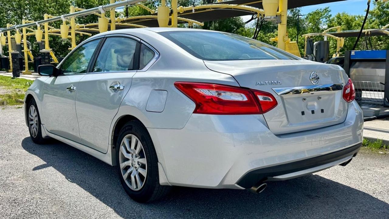 2017 Nissan Altima " Photo3