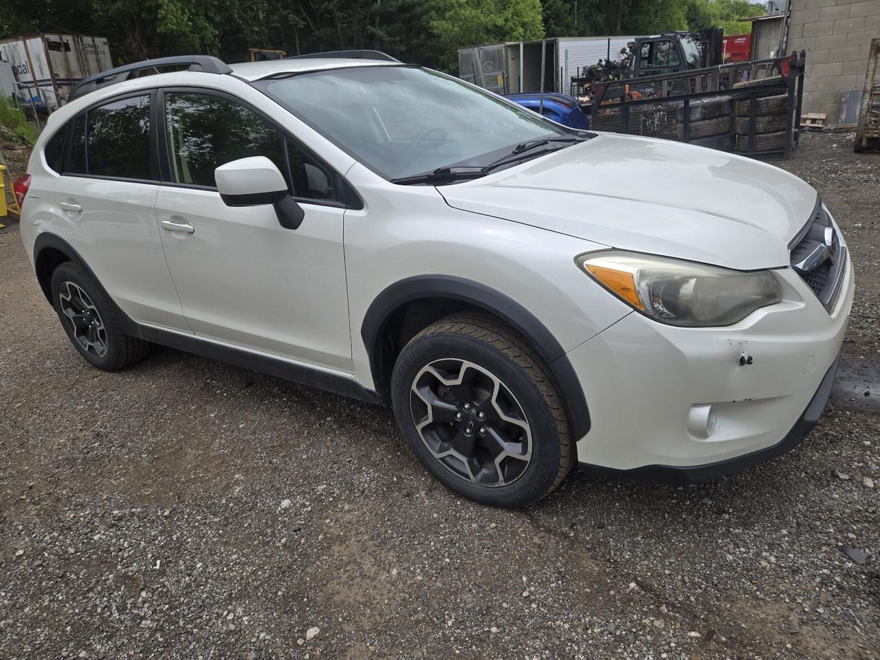 2014 Subaru XV Crosstrek 2.0i w/Sport Pkg Photo2