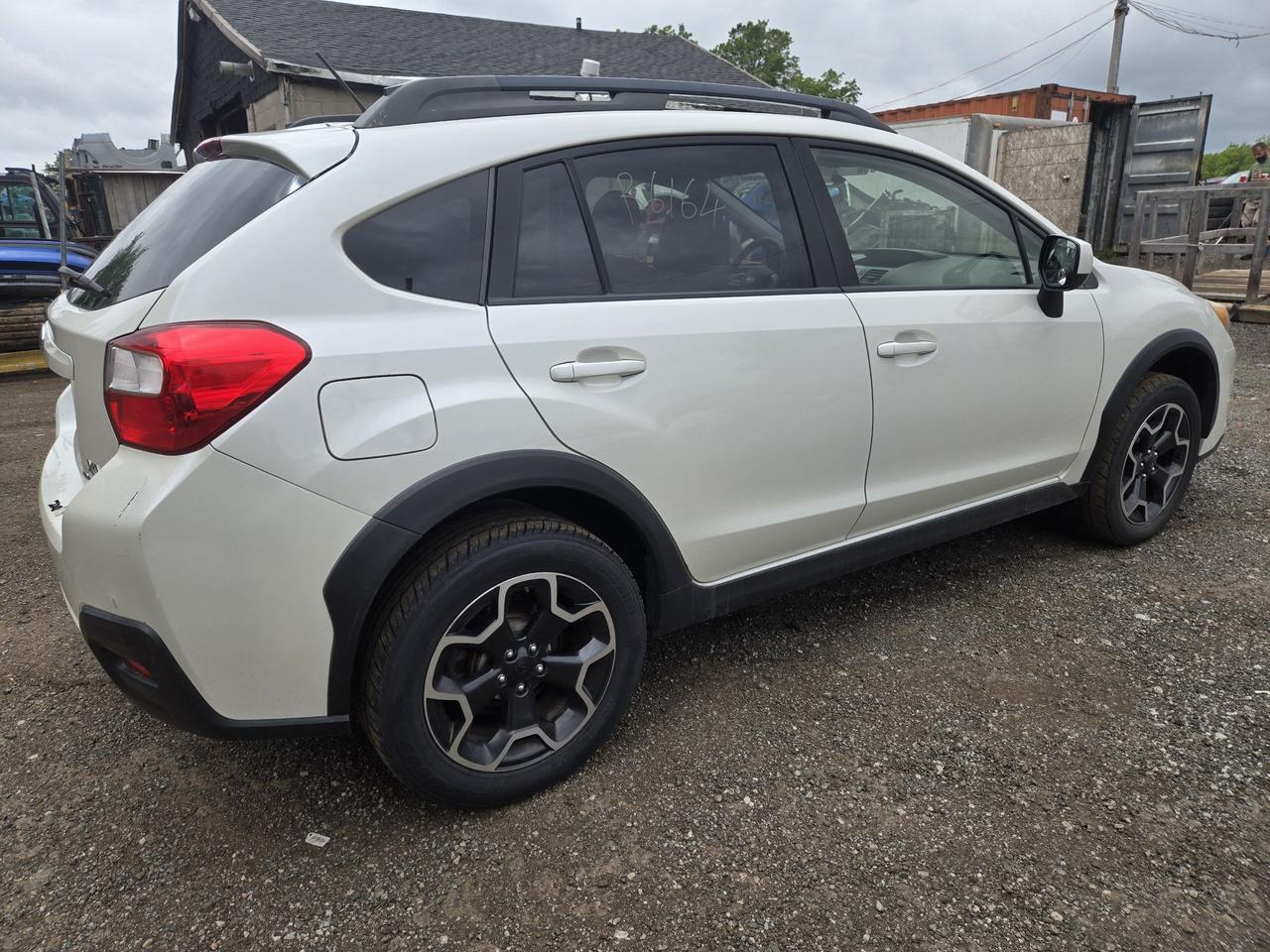 2014 Subaru XV Crosstrek 2.0i w/Sport Pkg Photo3