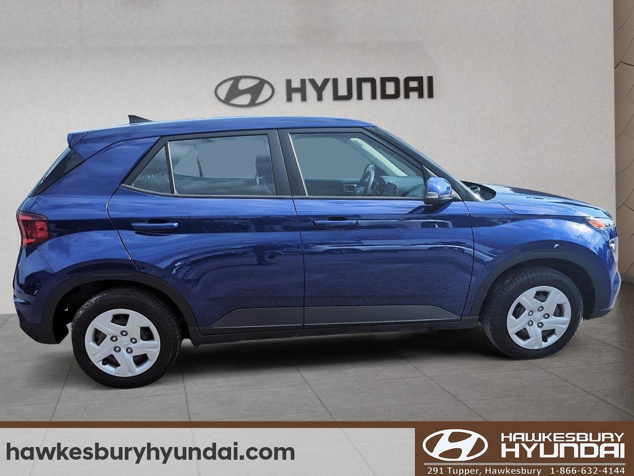 2021 Hyundai Venue Essential Photo4
