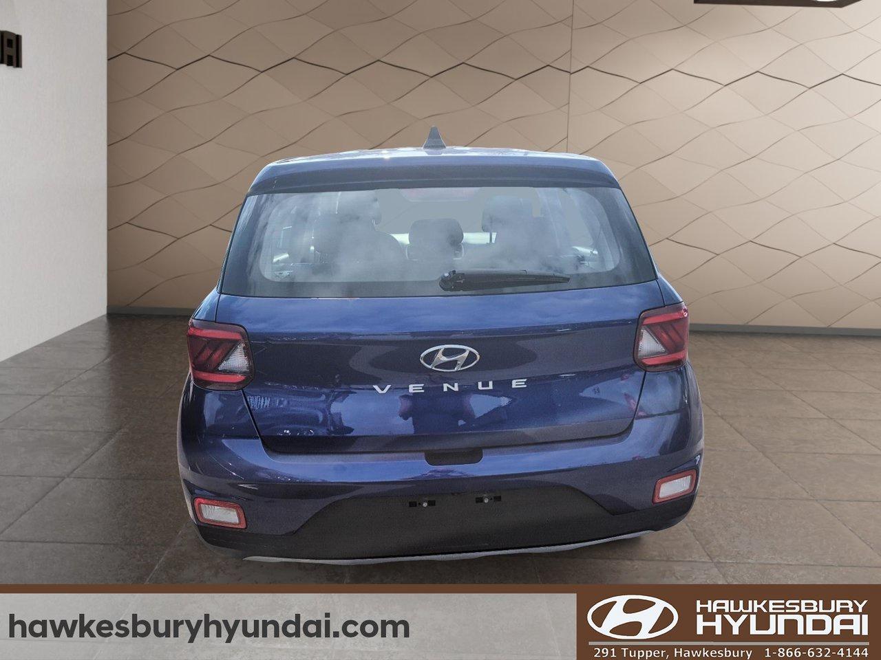 2021 Hyundai Venue Essential Photo2