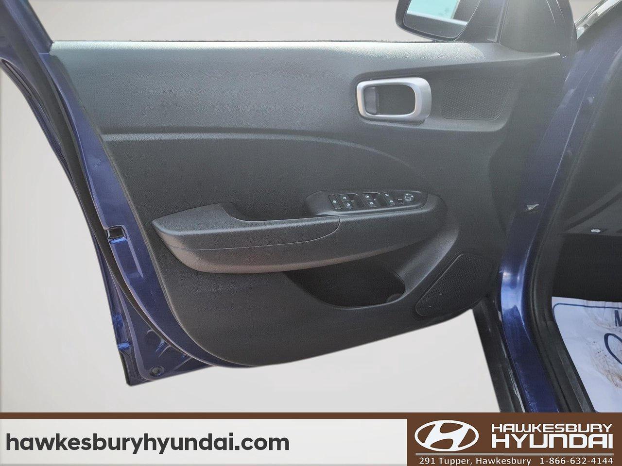 2021 Hyundai Venue Essential Photo