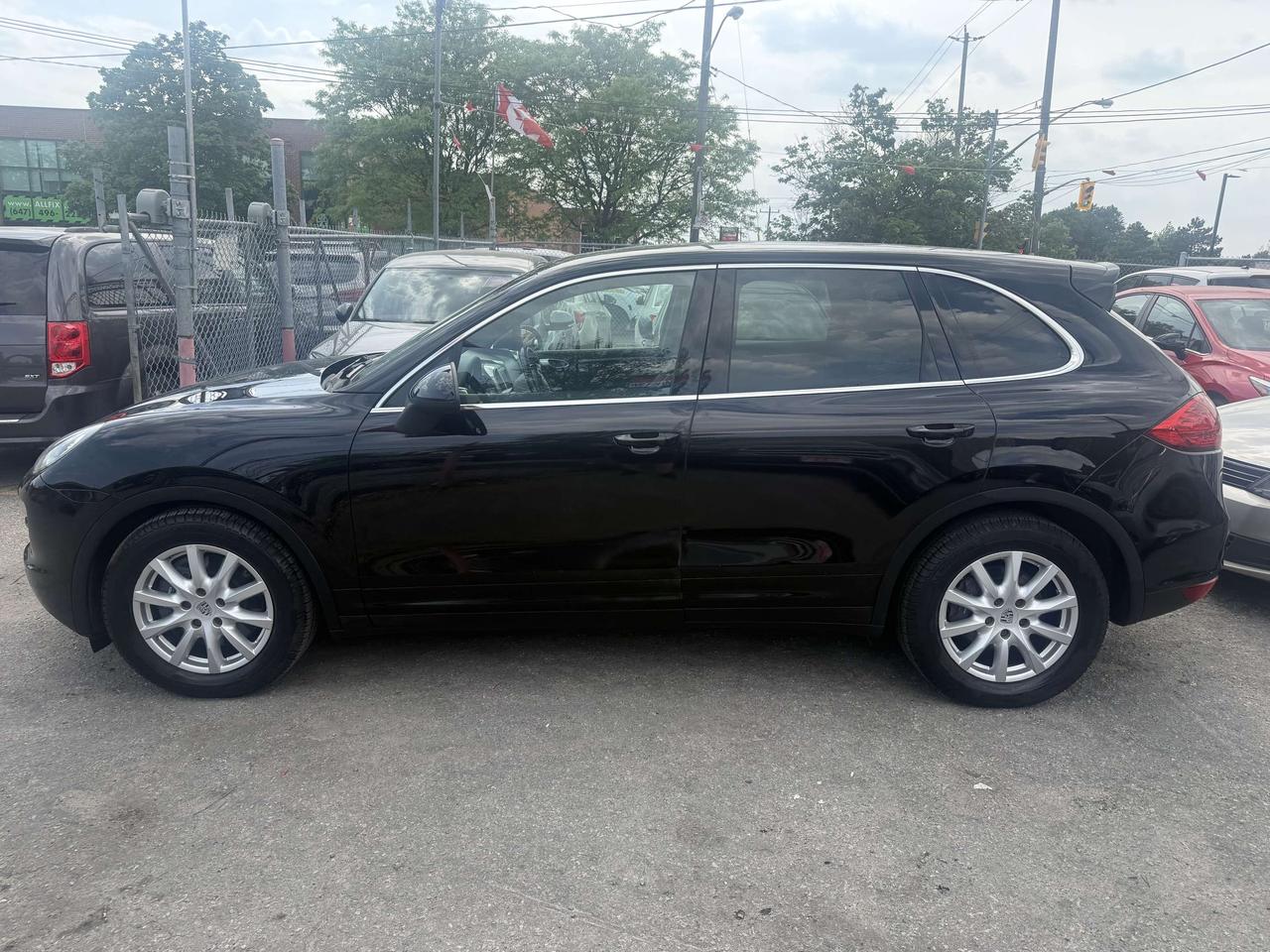2012 Porsche Cayenne *** BLOWOUT SALE *** Photo2