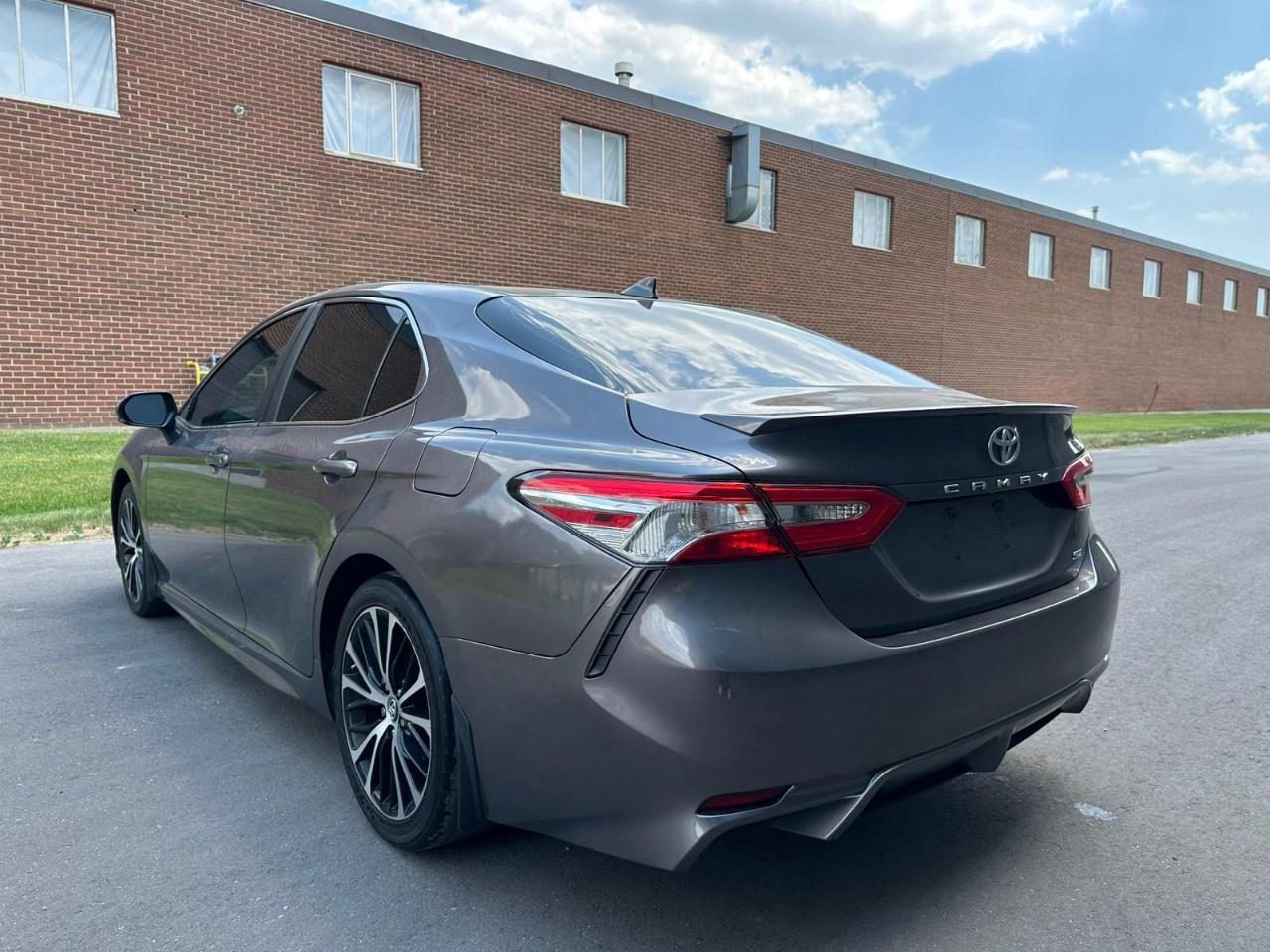 2018 Toyota Camry SE Auto (SE) Photo