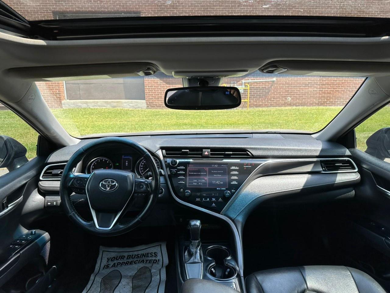 2018 Toyota Camry SE Auto (SE) Photo
