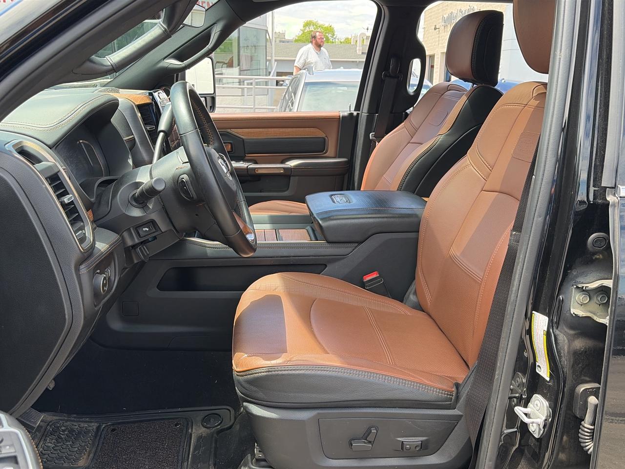 2024 RAM 3500 Limited Longhorn Photo