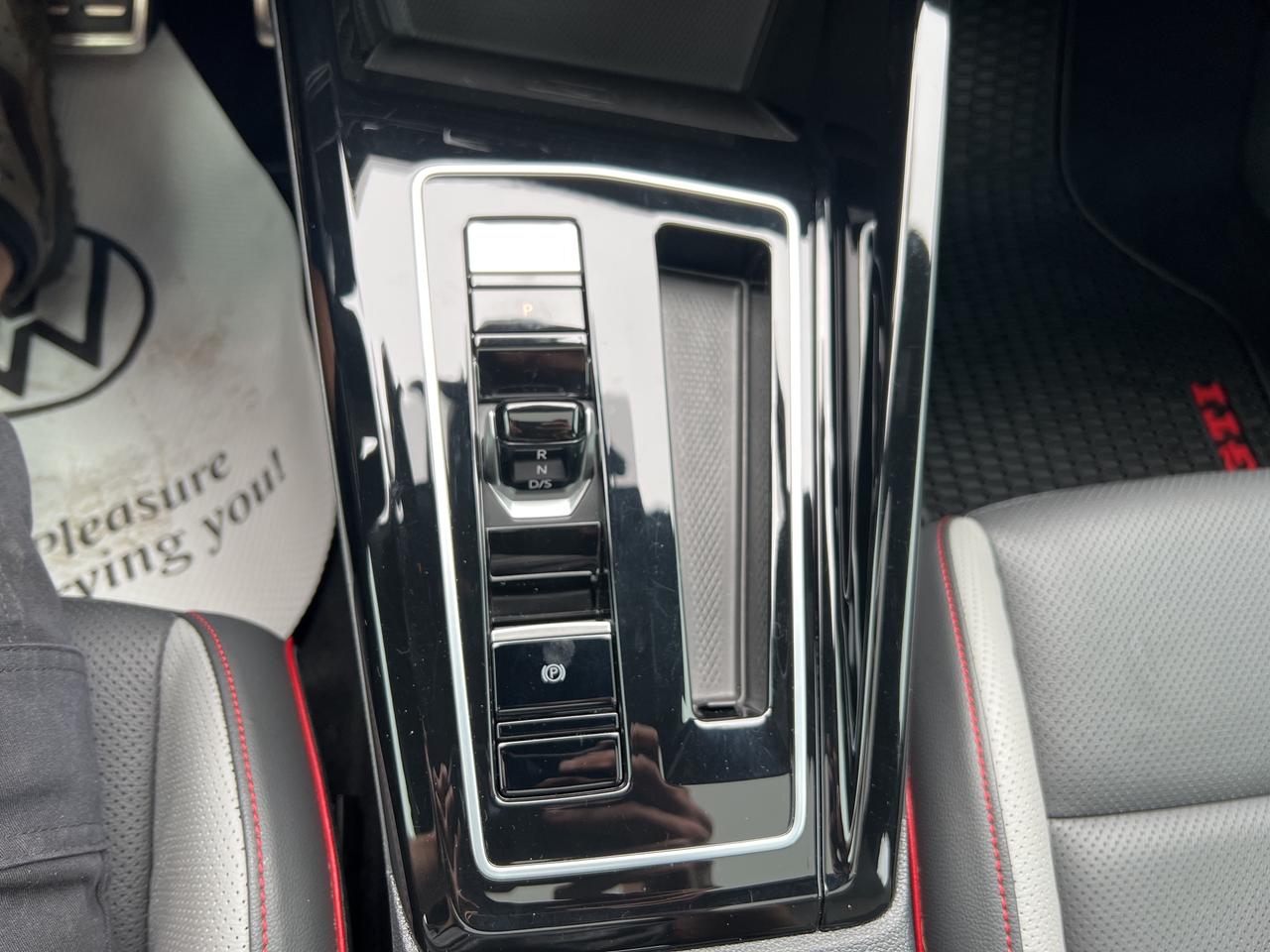2024 Volkswagen Golf GTI Performance Auto Photo