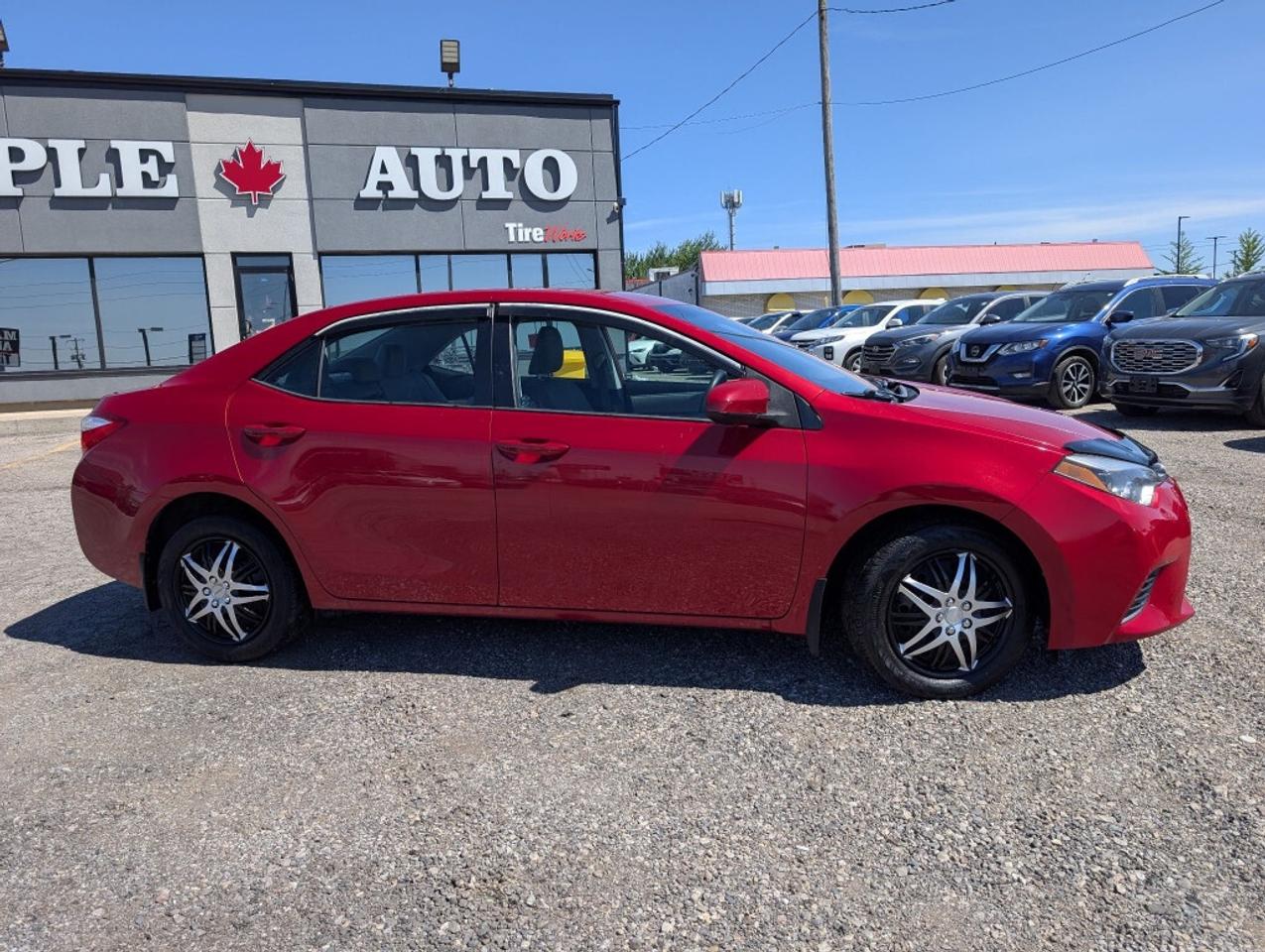 2015 Toyota Corolla LE Photo4