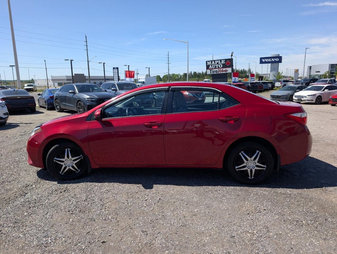 2015 Toyota Corolla LE Photo