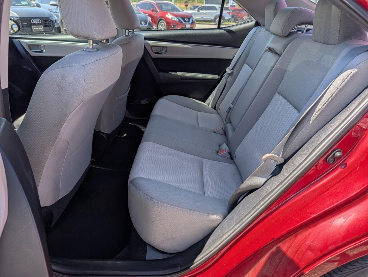 2015 Toyota Corolla LE Photo