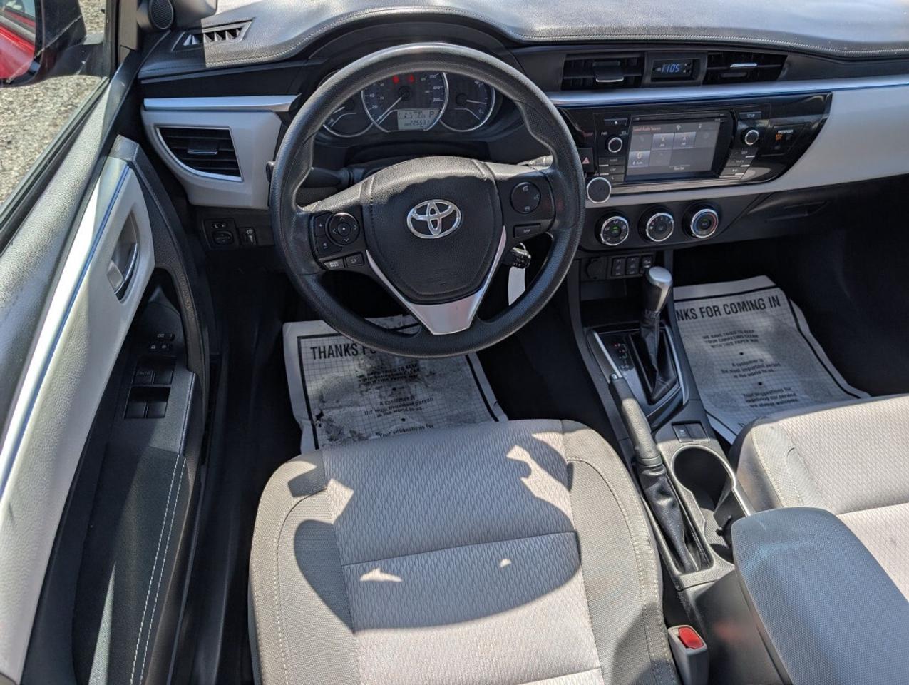 2015 Toyota Corolla LE Photo