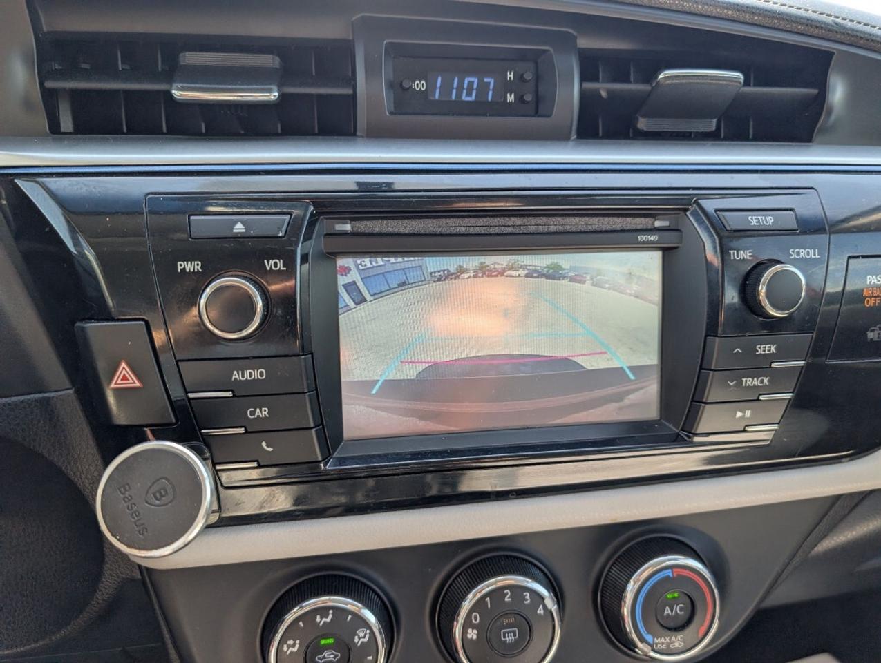 2015 Toyota Corolla LE Photo