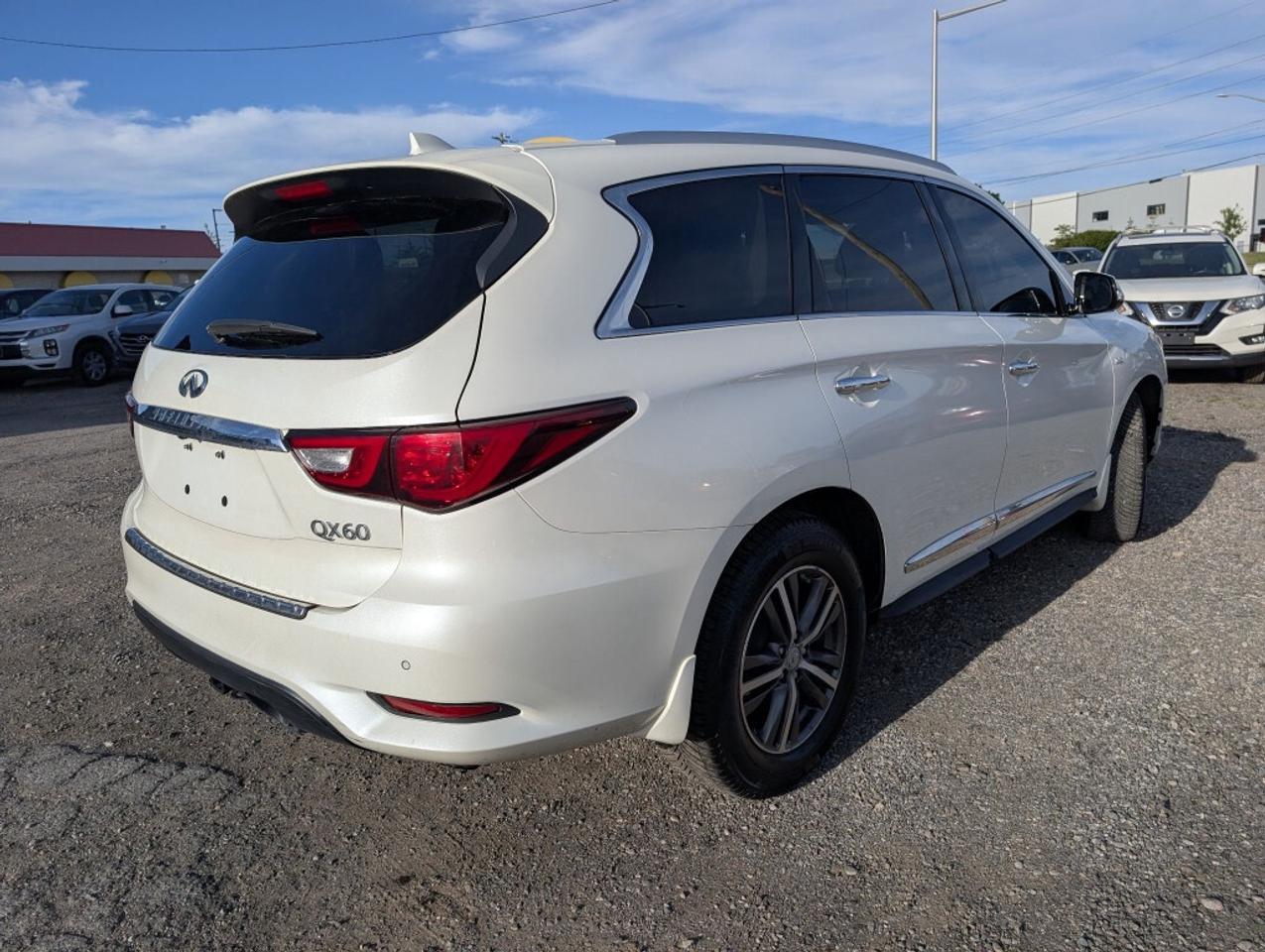 2017 Infiniti QX60 NAV   LEATHER   SUNROOF   CAMERA   HTD SEATS Photo