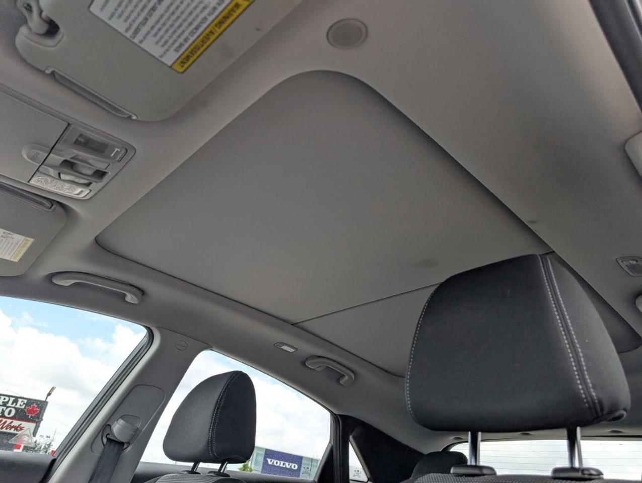2017 Hyundai Elantra GT GLS Tech NAV SUNROOF CAMERA HTD SEATS Photo