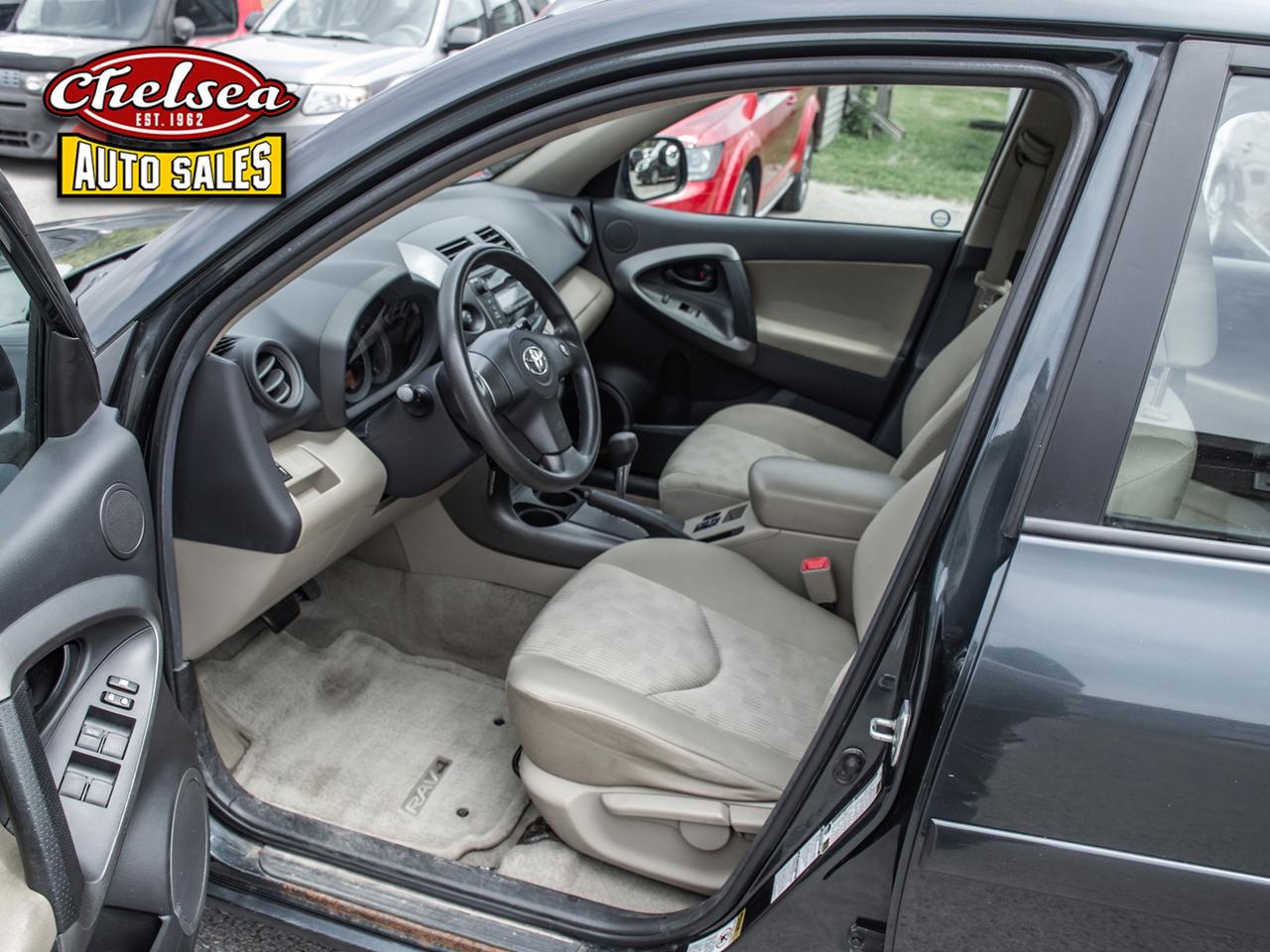 2011 Toyota RAV4 Base I4 4WD Photo