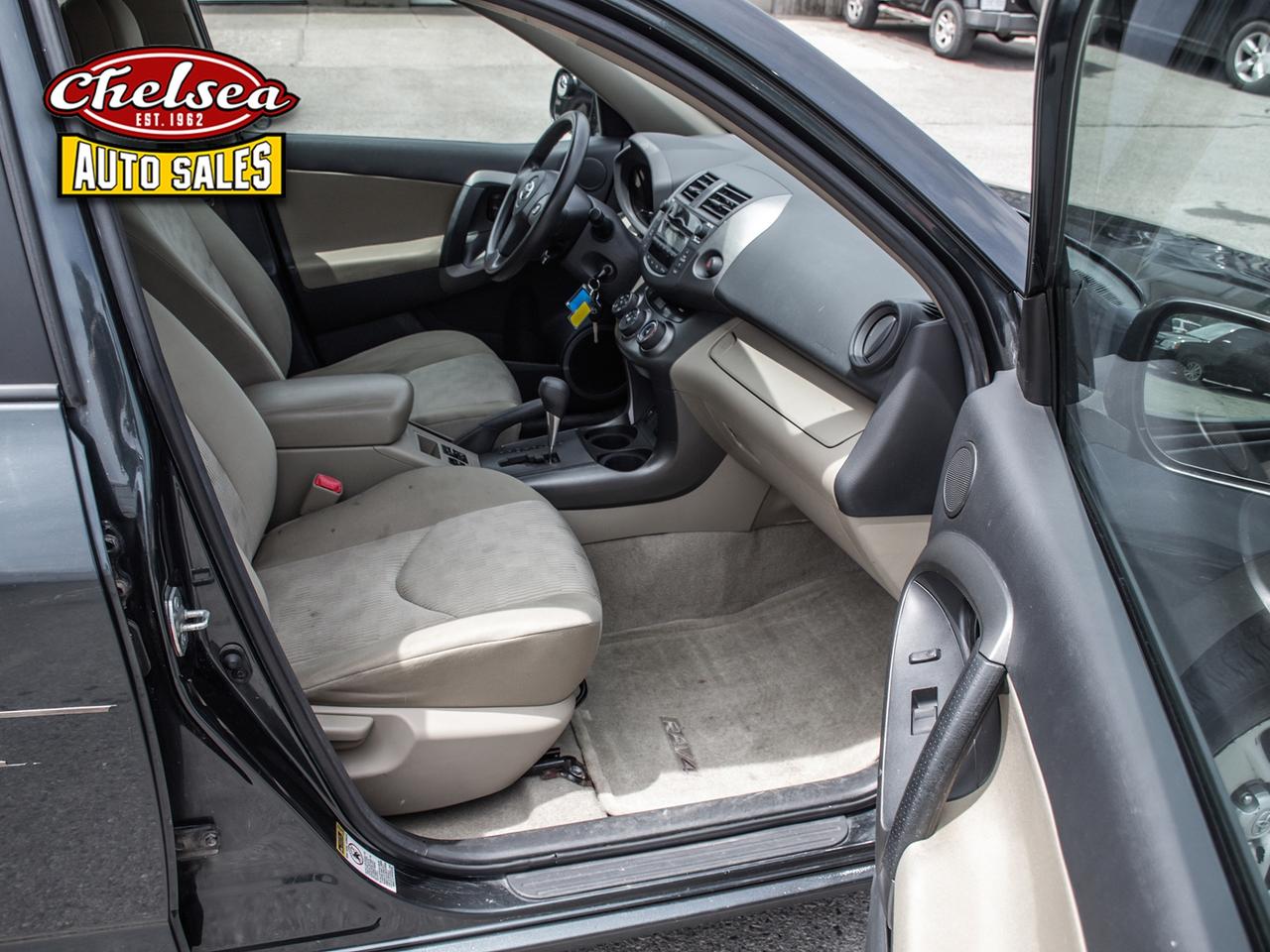 2011 Toyota RAV4 Base I4 4WD Photo
