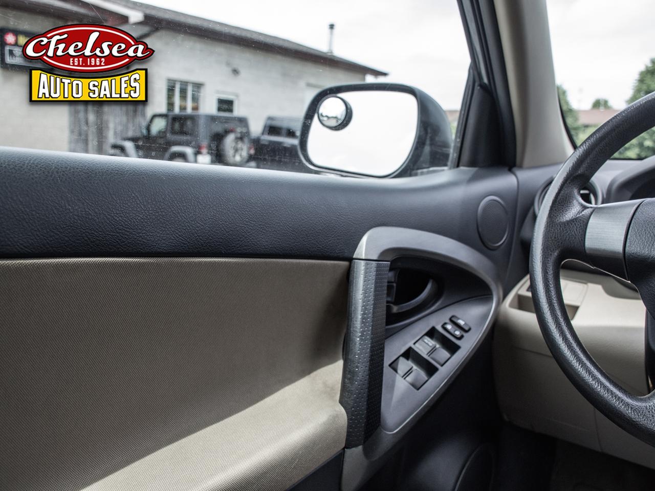 2011 Toyota RAV4 Base I4 4WD Photo
