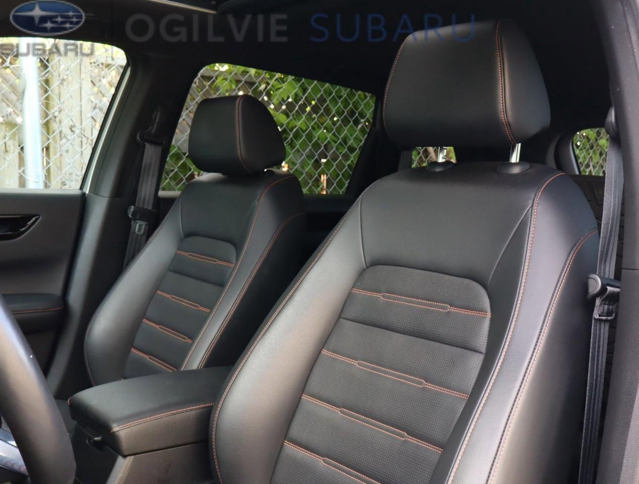 2023 Honda CR-V Hybrid Touring 4dr All-Wheel Drive Photo4