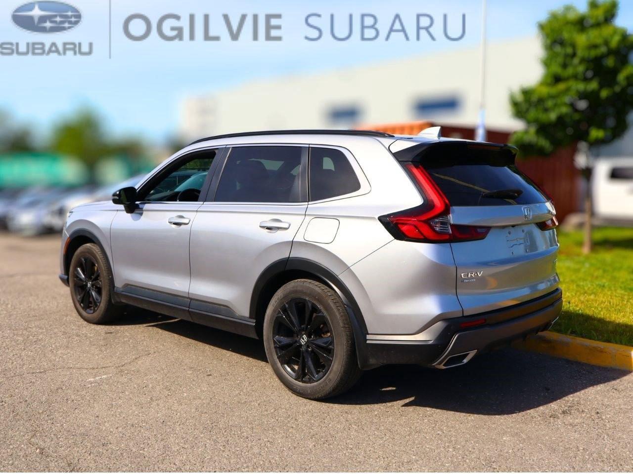 2023 Honda CR-V Hybrid Touring 4dr All-Wheel Drive Photo