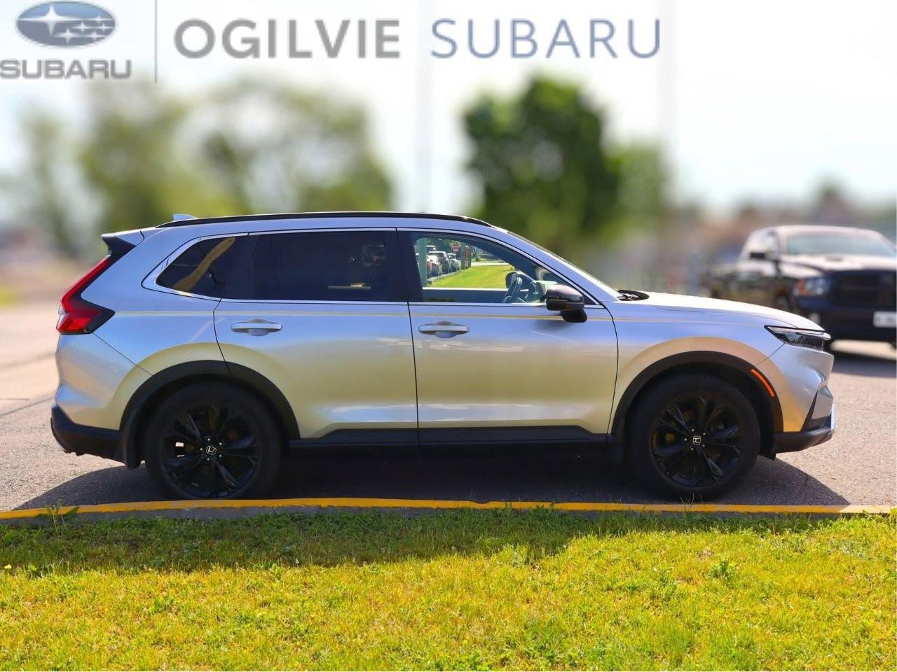 2023 Honda CR-V Hybrid Touring 4dr All-Wheel Drive Photo