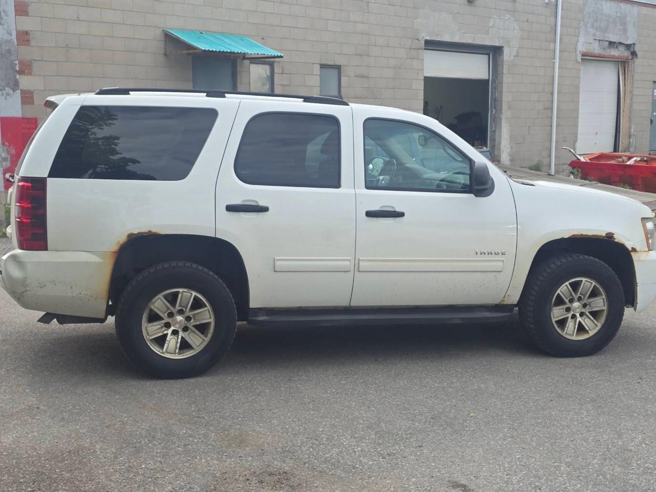 2014 Chevrolet Tahoe 4WD 4DR LS Photo4