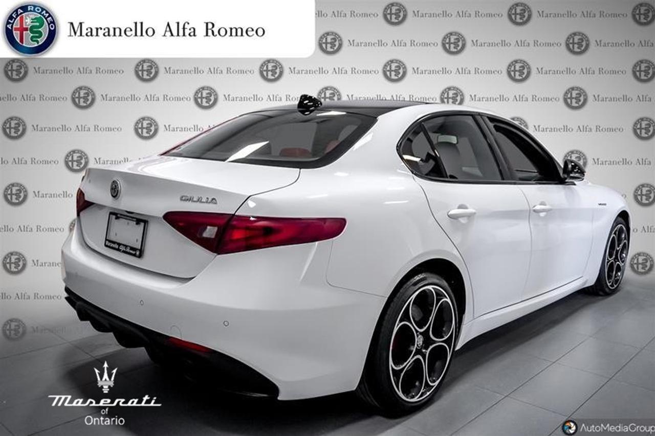 2023 Alfa Romeo Giulia Ti 4dr All-Wheel Drive Sedan Photo3