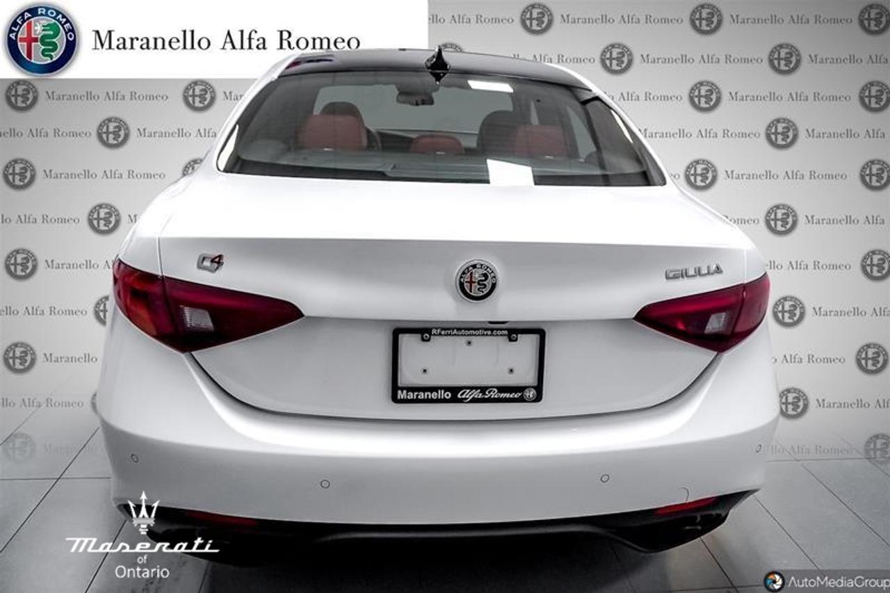 2023 Alfa Romeo Giulia Ti 4dr All-Wheel Drive Sedan Photo4