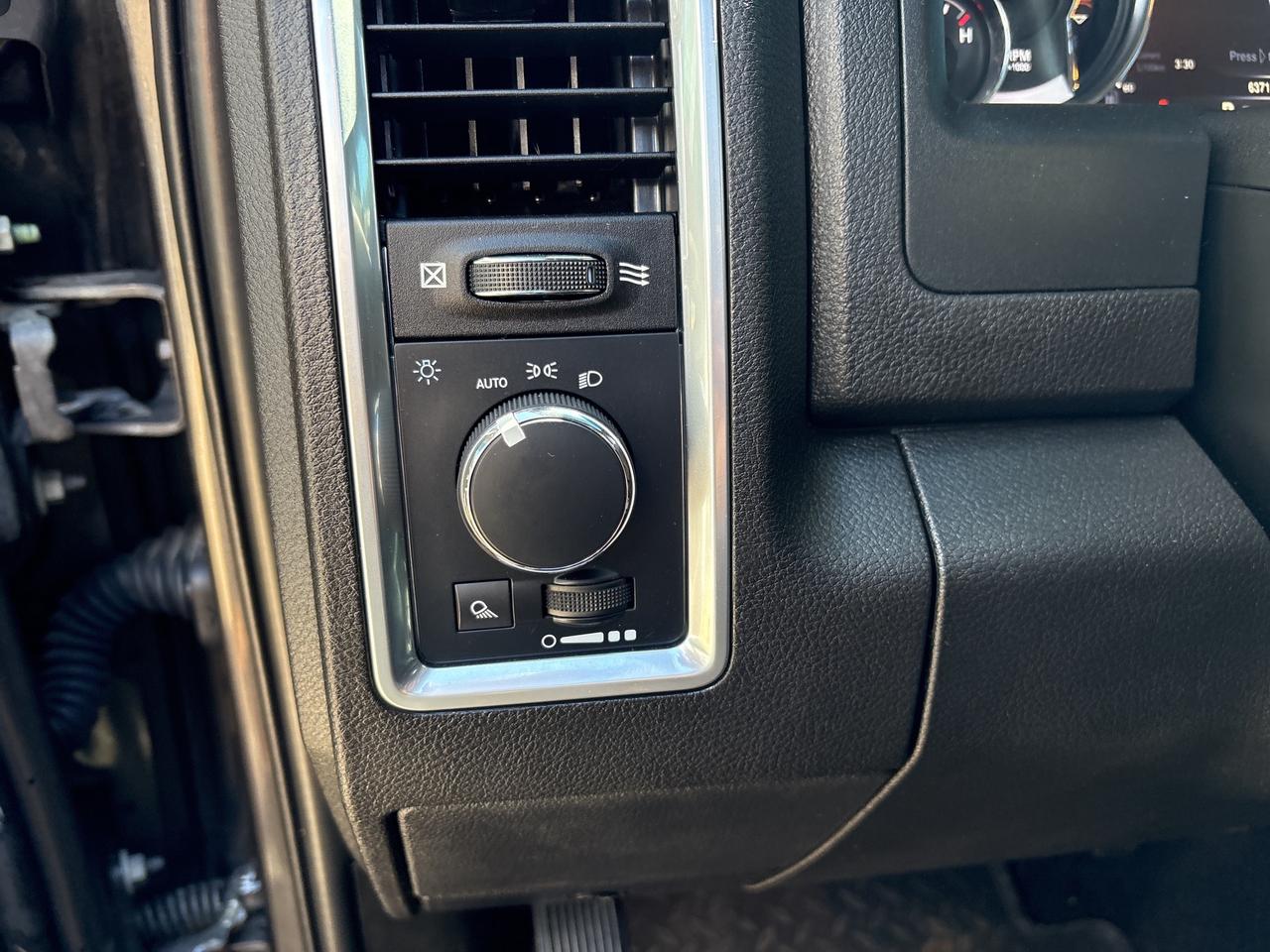 2022 RAM 1500 Classic WARLOCK Photo