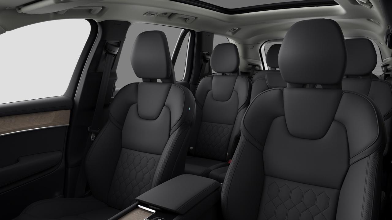 2025 Volvo XC90 Plug-In Hybrid 2025.5 T8 AWD Core Bright Theme 7-Seater Photo