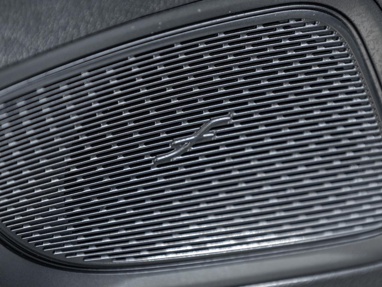 2023 Mercedes-Benz C-Class C 300 4MATIC Sedan SUPER LOW KM  AMG WHEELS Photo