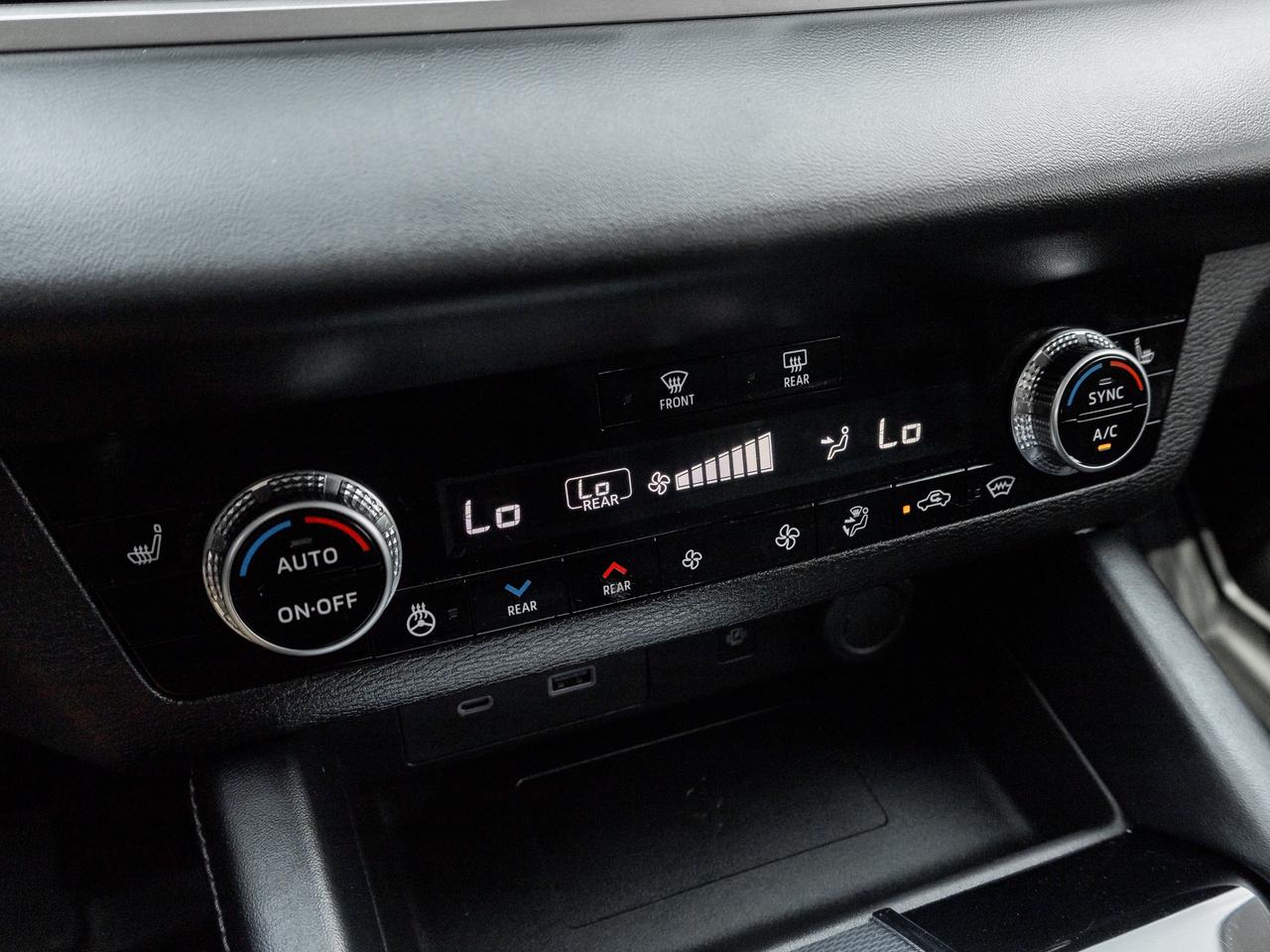 2024 Mitsubishi Outlander GT S-AWC CPO FINANCE RATES FOR AS LOW AS 0.90% Photo