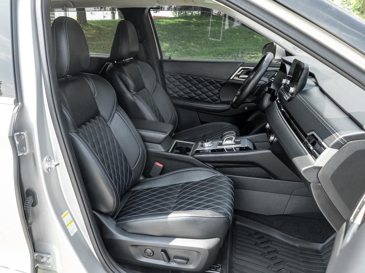 2024 Mitsubishi Outlander GT S-AWC CPO FINANCE RATES FOR AS LOW AS 0.90% Photo