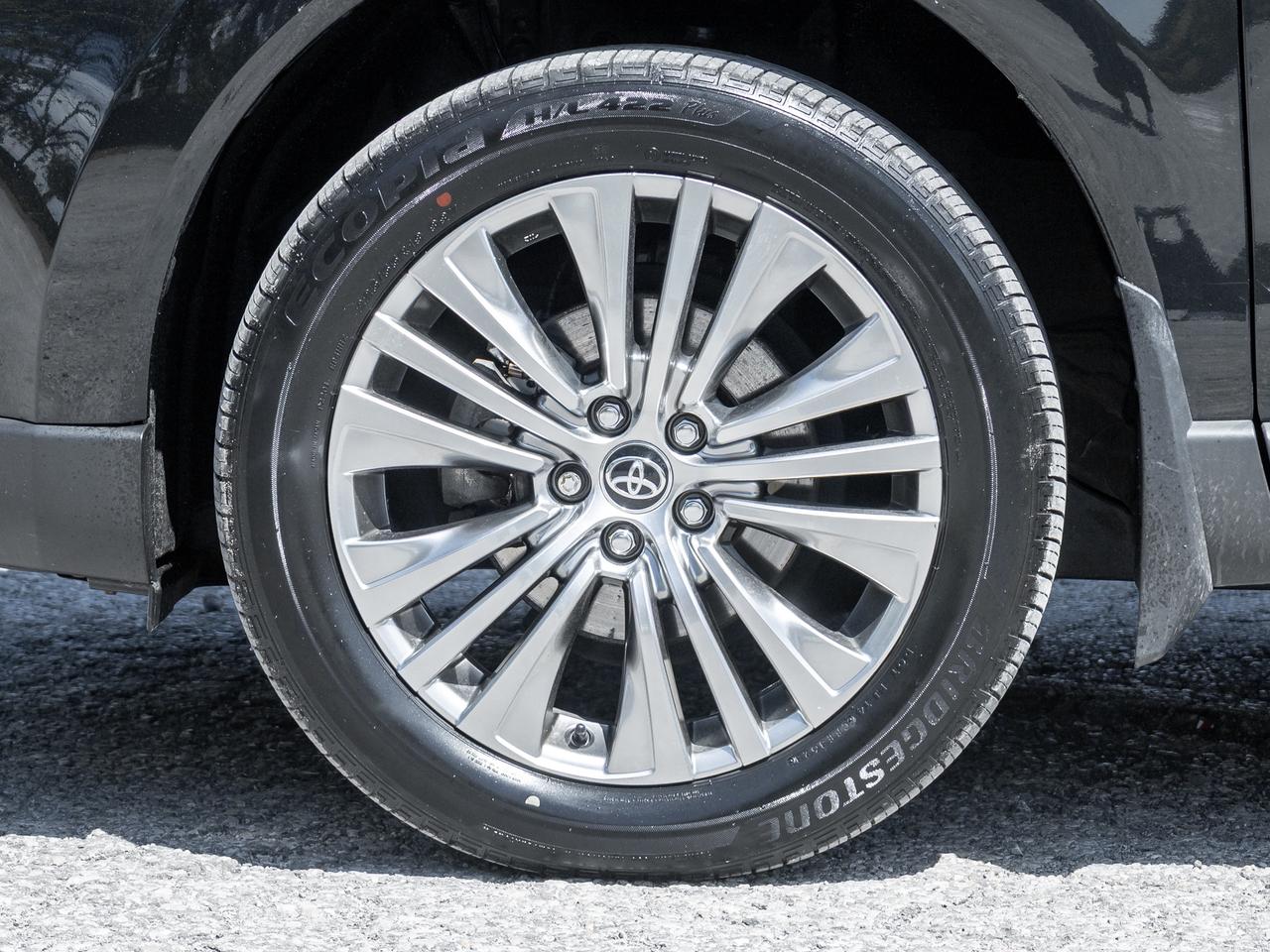 2023 Toyota Venza Limited AWD   AVAILABLE FOR FINANCING Photo3