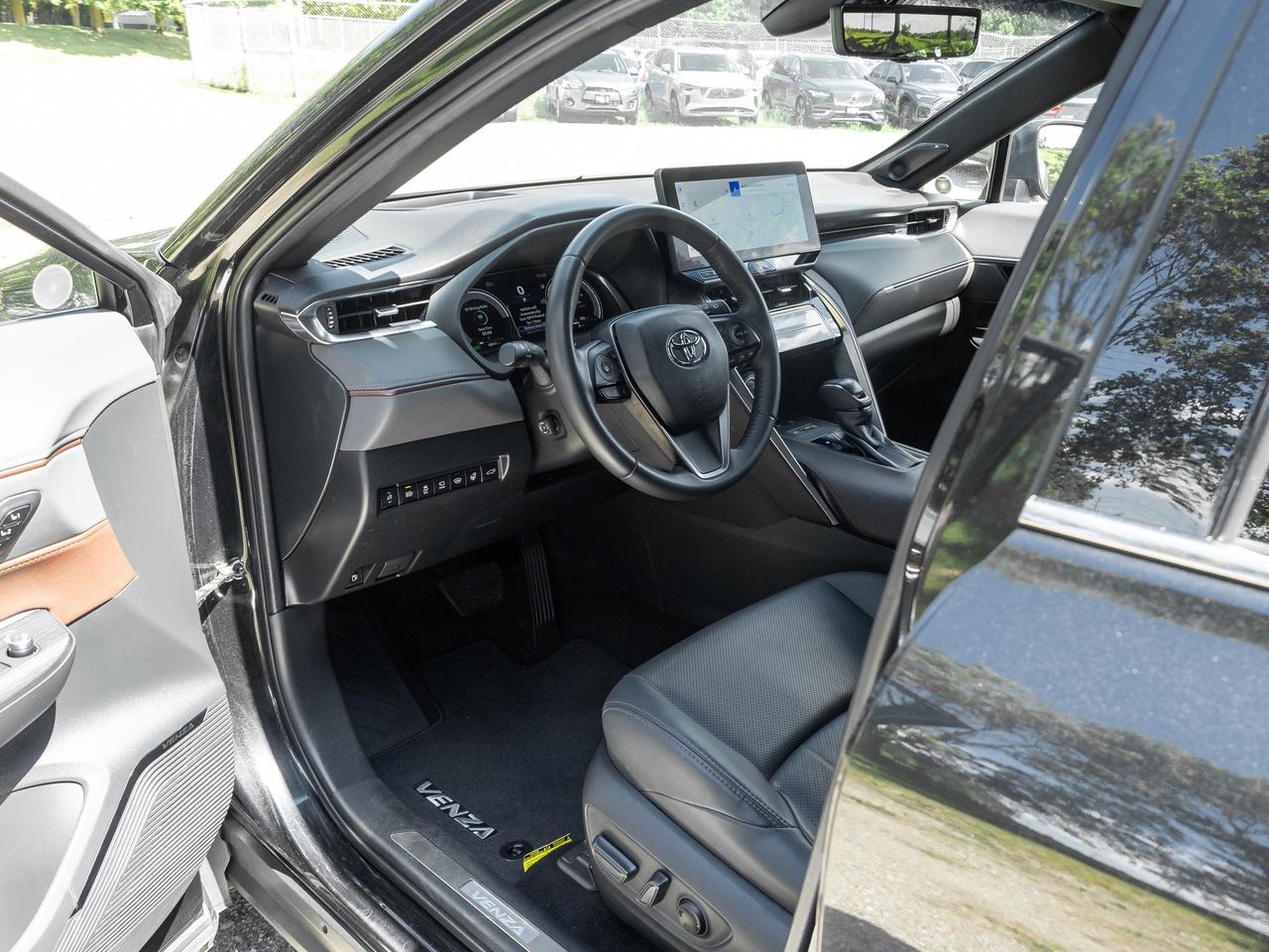 2023 Toyota Venza Limited AWD   AVAILABLE FOR FINANCING Photo