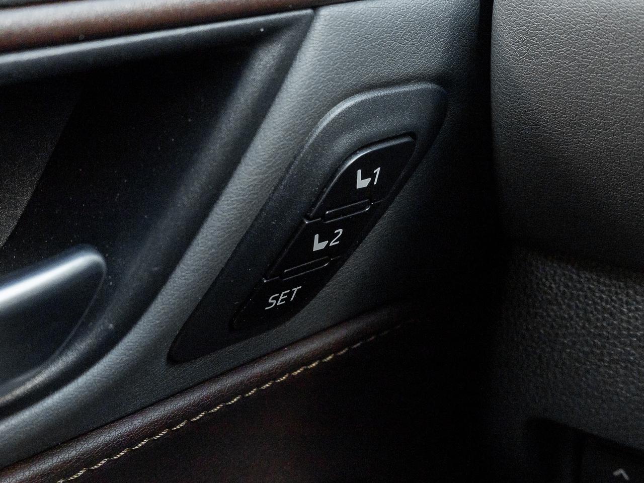 2023 Toyota Venza Limited AWD   AVAILABLE FOR FINANCING Photo