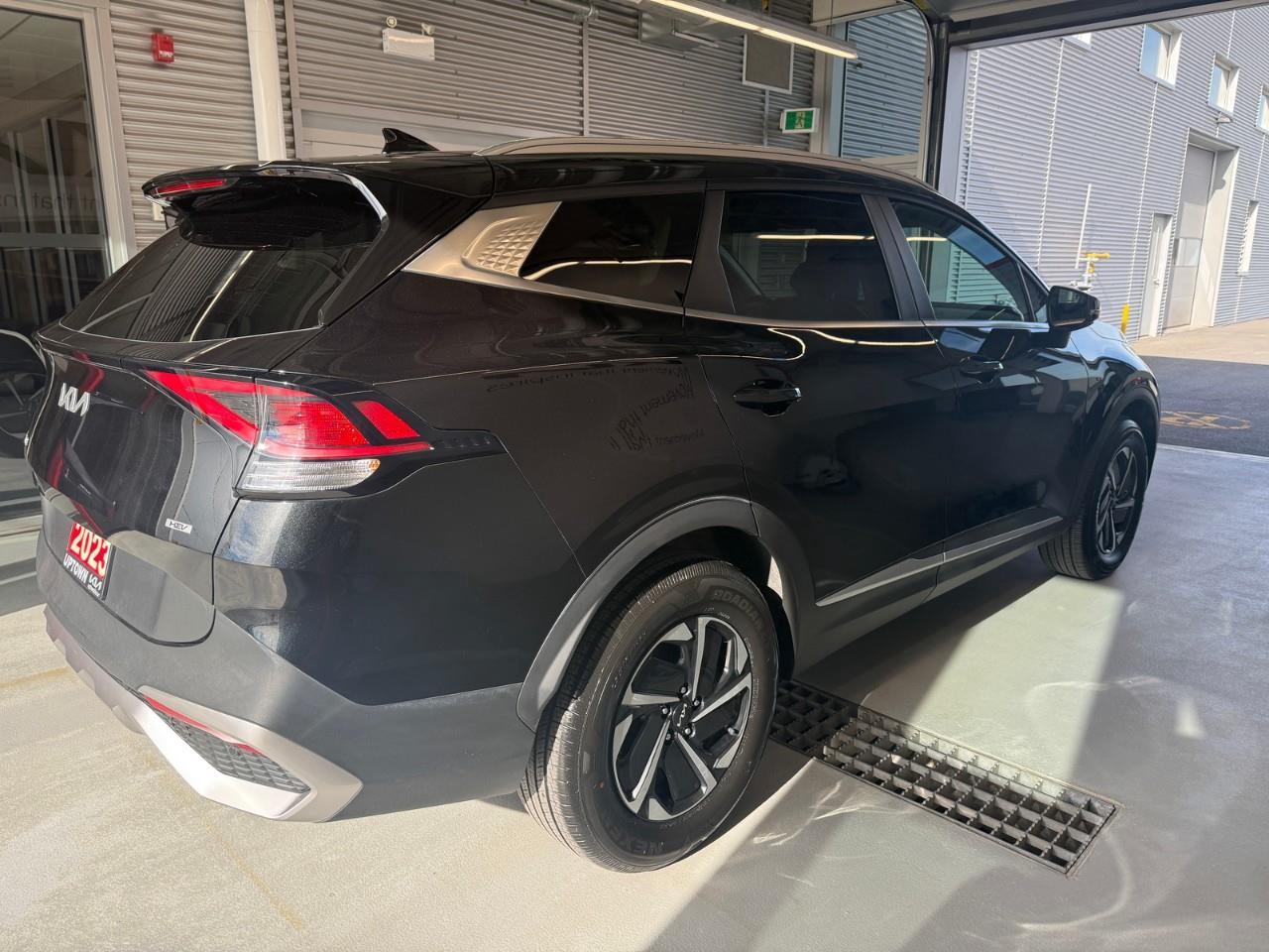 2023 Kia Sportage Hybrid EX 4dr All-Wheel Drive Photo4