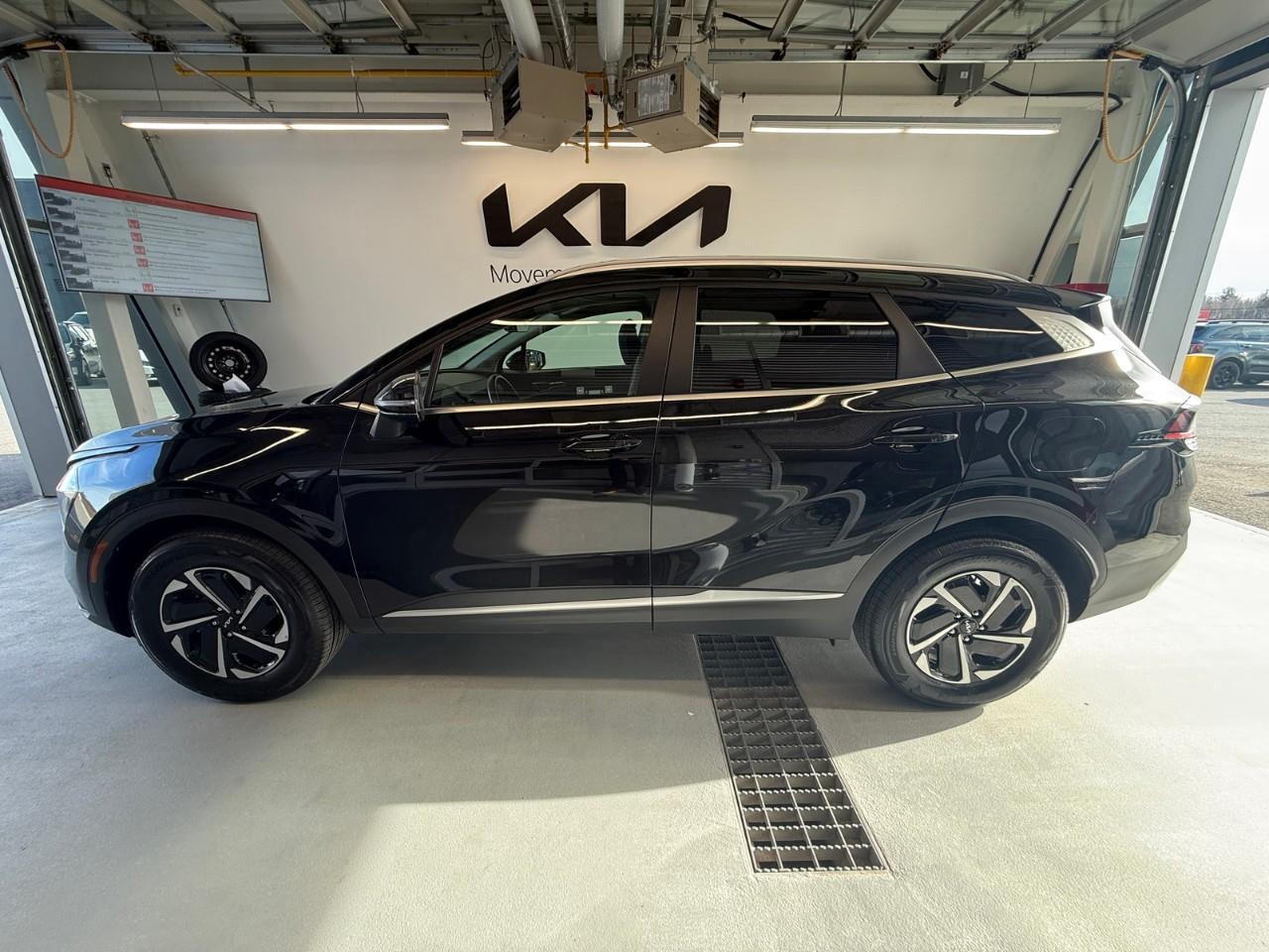 2023 Kia Sportage Hybrid EX 4dr All-Wheel Drive Photo